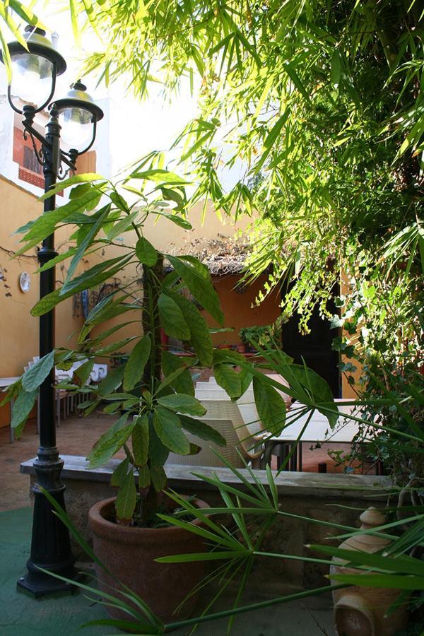 بيت شباب Casa Antiquary بينيتاشيل المظهر الخارجي الصورة